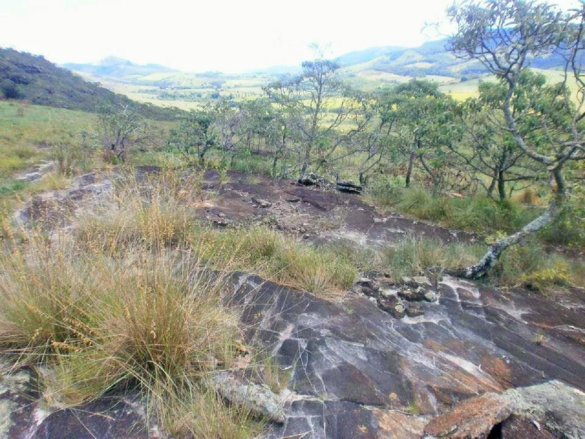 Pousada Muro De Pedra Sao Tome das Letras Luaran gambar